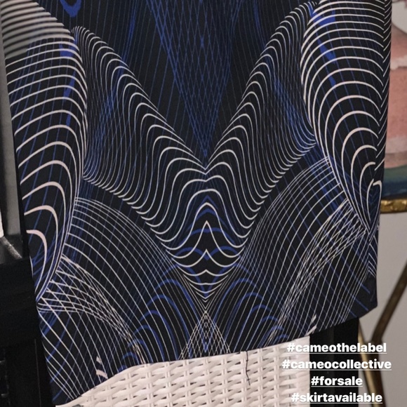 C/MEO COLLECTIVE pencil Skirt unique print. XS - Picture 5 of 5